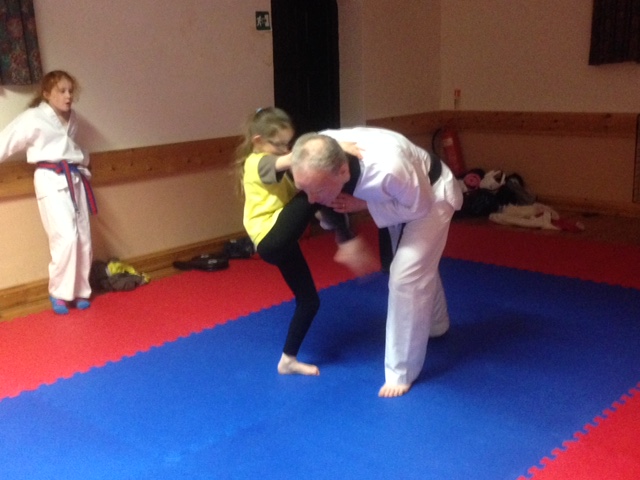 Knee Strike !